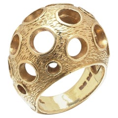 Kutchinsky 18KT Gold Openwork Bombé Ring, London 1970s