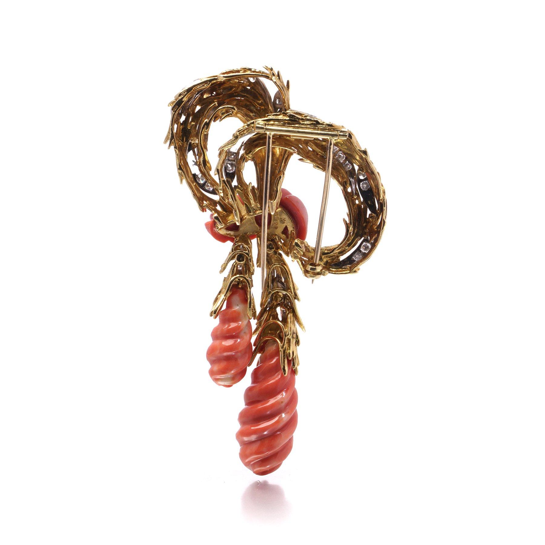 Broche de coral y diamantes Kutchinsky de oro blanco y amarillo de 18 quilates, 1970 en venta 2