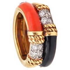 Kutchinsky 1970 London Ring in 18kt Gold with 3.56 Cts Diamonds Coral & Onyx