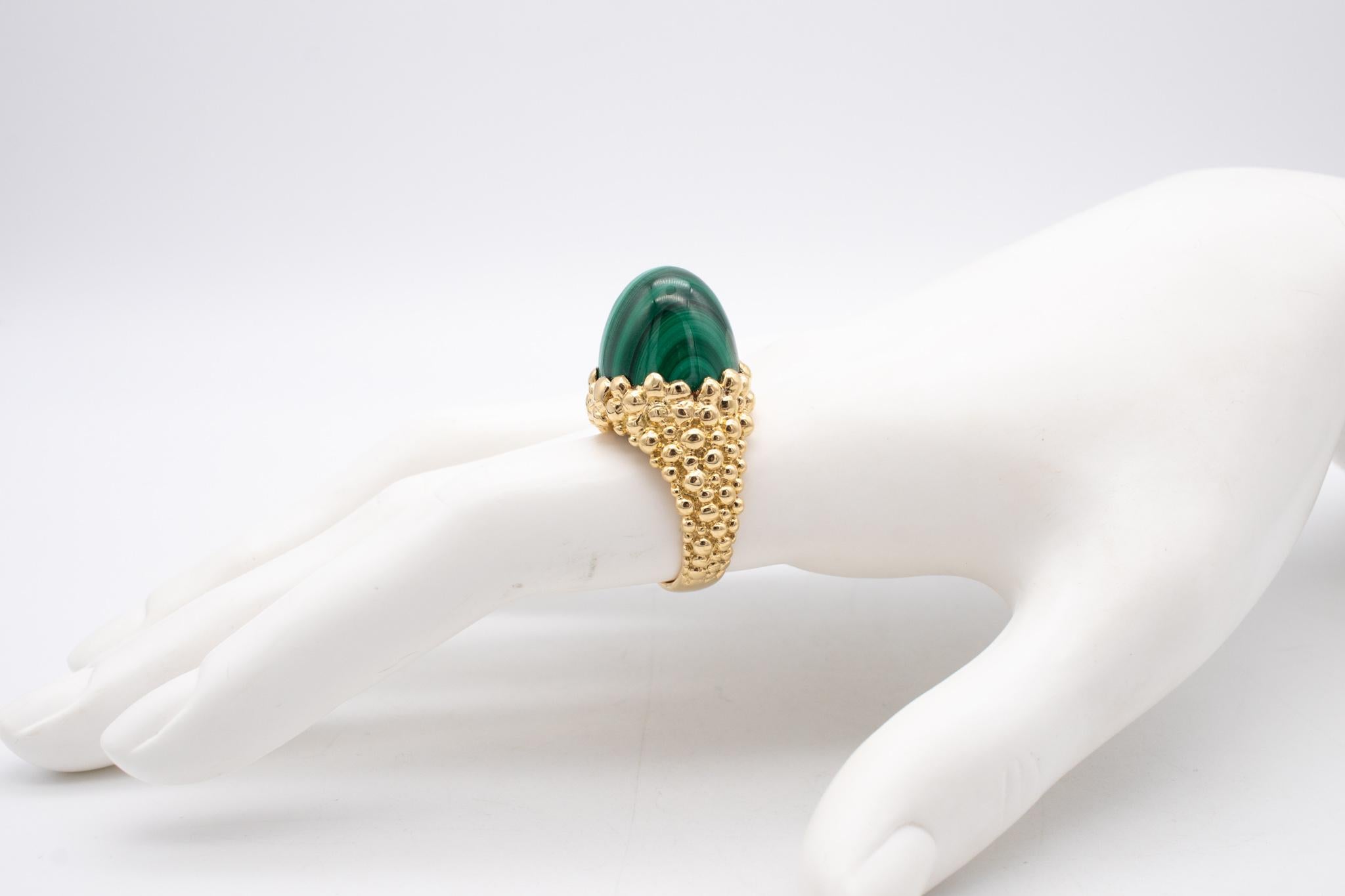Cabochon Kutchinsky 1972 London 18kt Yellow Gold Retro Cocktail Ring with Malachite For Sale