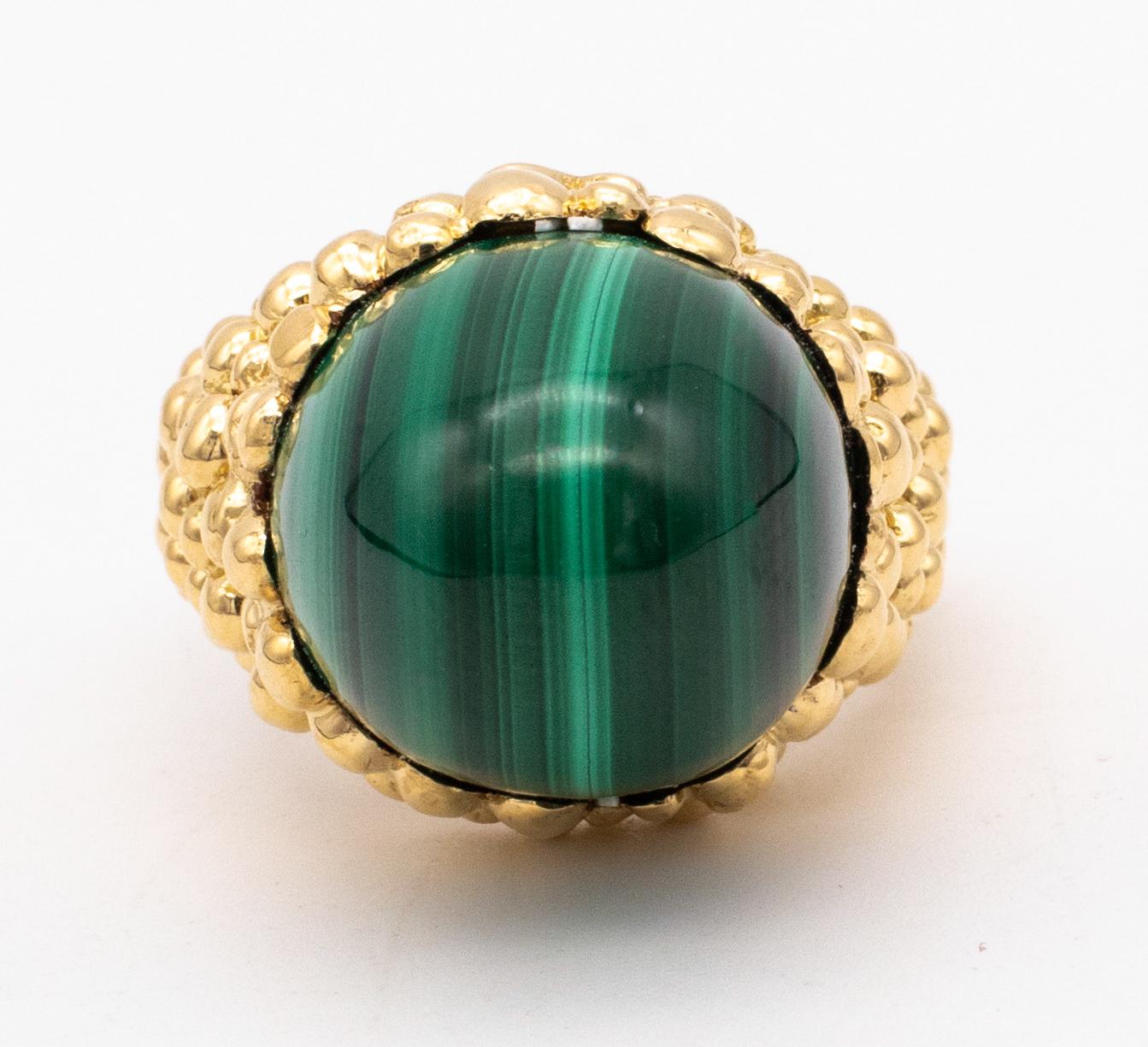 Kutchinsky 1972 London 18kt Yellow Gold Retro Cocktail Ring with Malachite For Sale 2
