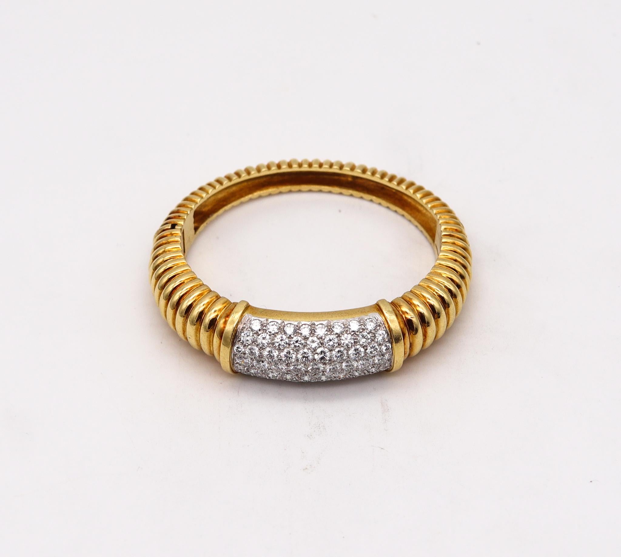 Kutchinsky 1972 London Bangle Cuff 18Kt Gold and Platinum with 7.56 Ctw Diamonds In Excellent Condition In Miami, FL