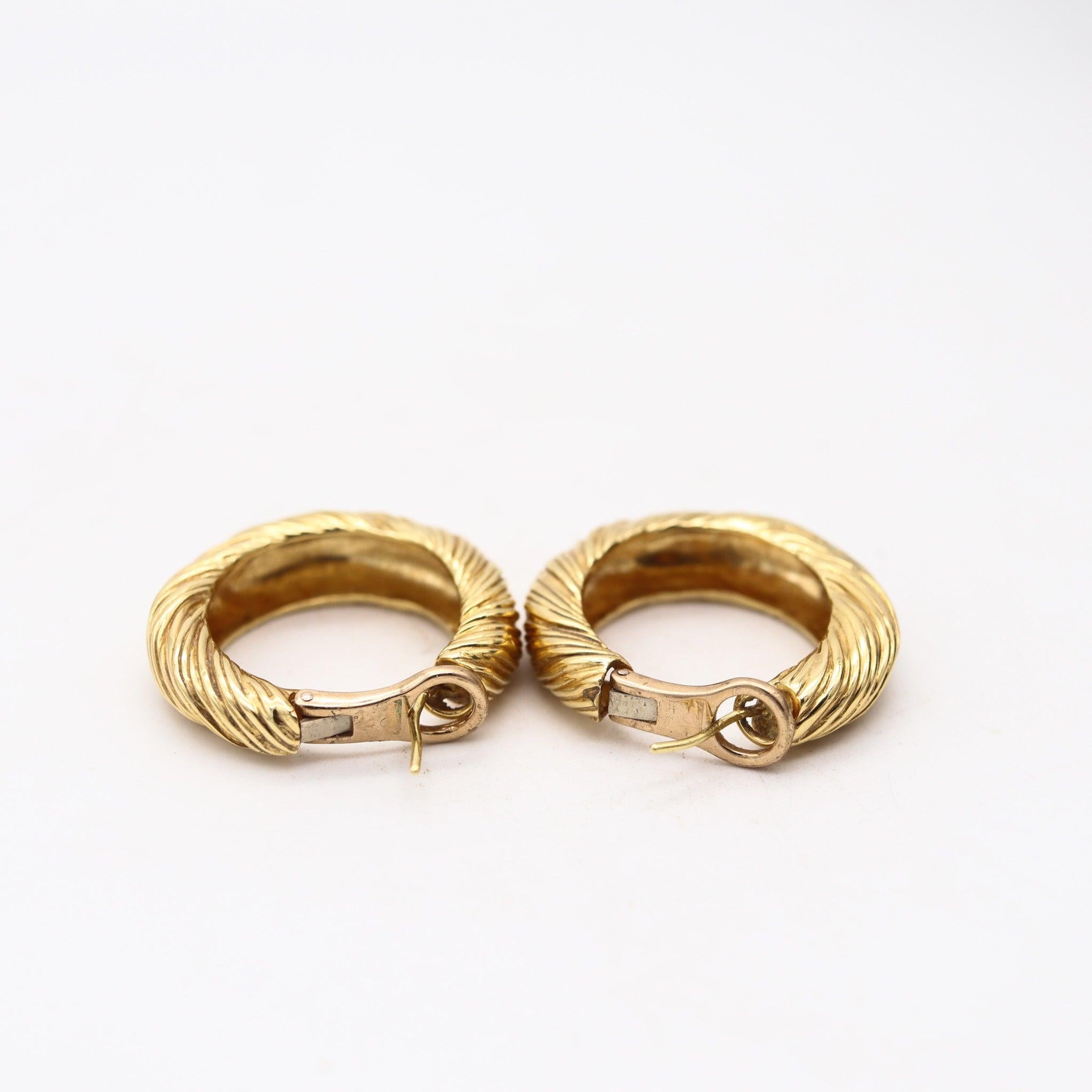 KUTCHINSKY 1972 London Extra Large Twisted Hoop Earrings In 18Kt Yellow Gold For Sale 1