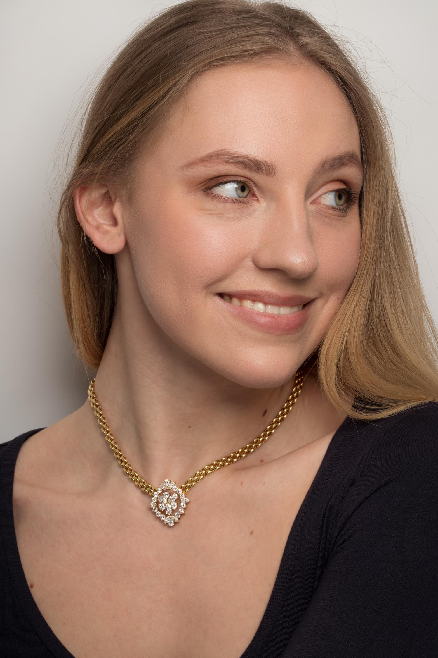 Women's or Men's Kutchinsky 5.72ct Diamond Necklace For Sale