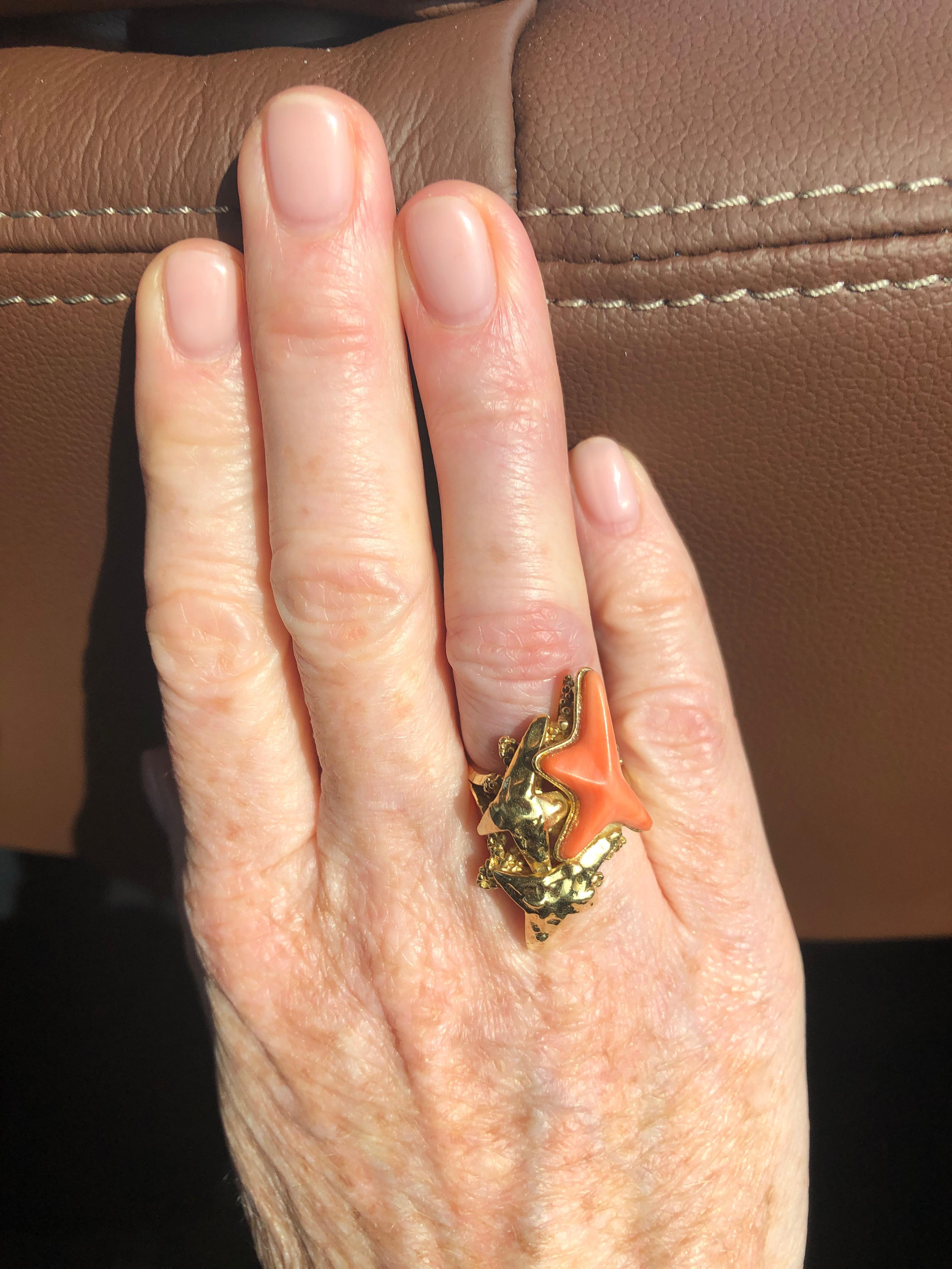 Kutchinsky Carved Coral and Gold Starfish Ring 1972 In Good Condition For Sale In Cincinnati, OH
