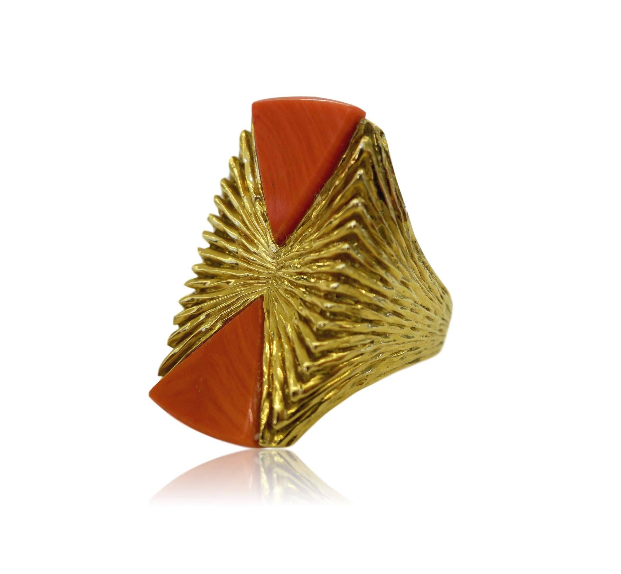 Coral and 18k Gold statement ring by Kutchinsky. The 1 3/16
