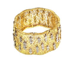Kutchinsky Diamond and 18k Yellow Gold Textured Bracelet, England 1972