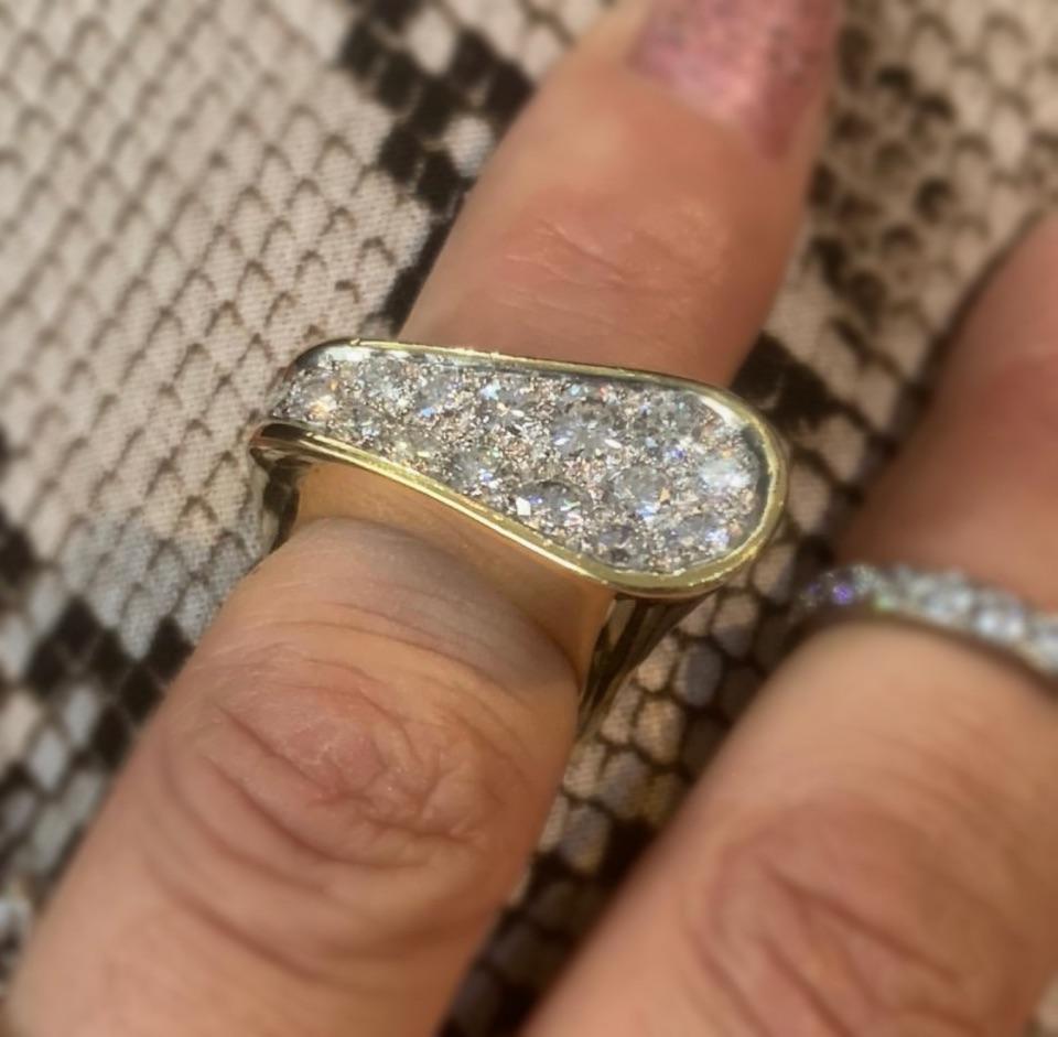 Women's Kutchinsky Diamond Ring, 1972 For Sale