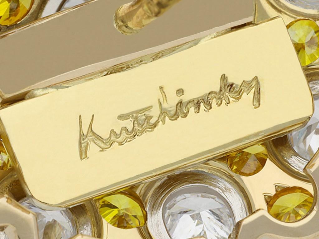 Kutchinsky, boucles d'oreilles en grappe de diamants de couleur fantaisie, anglaises, 1972 Bon état - En vente à London, GB