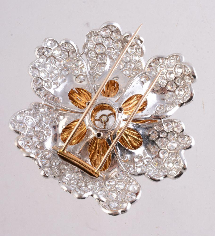 Kutchinsky Flower Head Brooch 34 Carat In Excellent Condition For Sale In London, GB