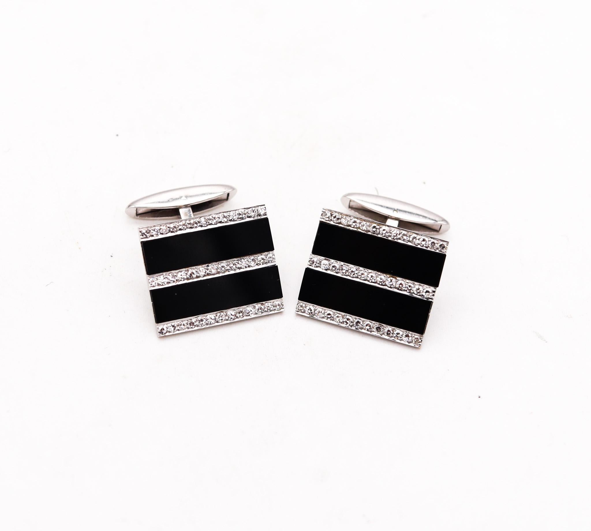 Modernist Kutchinsky London Pair of Cufflinks In 18Kt Gold With 2.34 Ctw Diamonds And Onyx For Sale