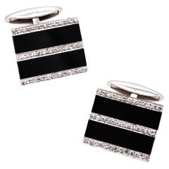 Vintage Kutchinsky London Pair of Cufflinks In 18Kt Gold With 2.34 Ctw Diamonds And Onyx