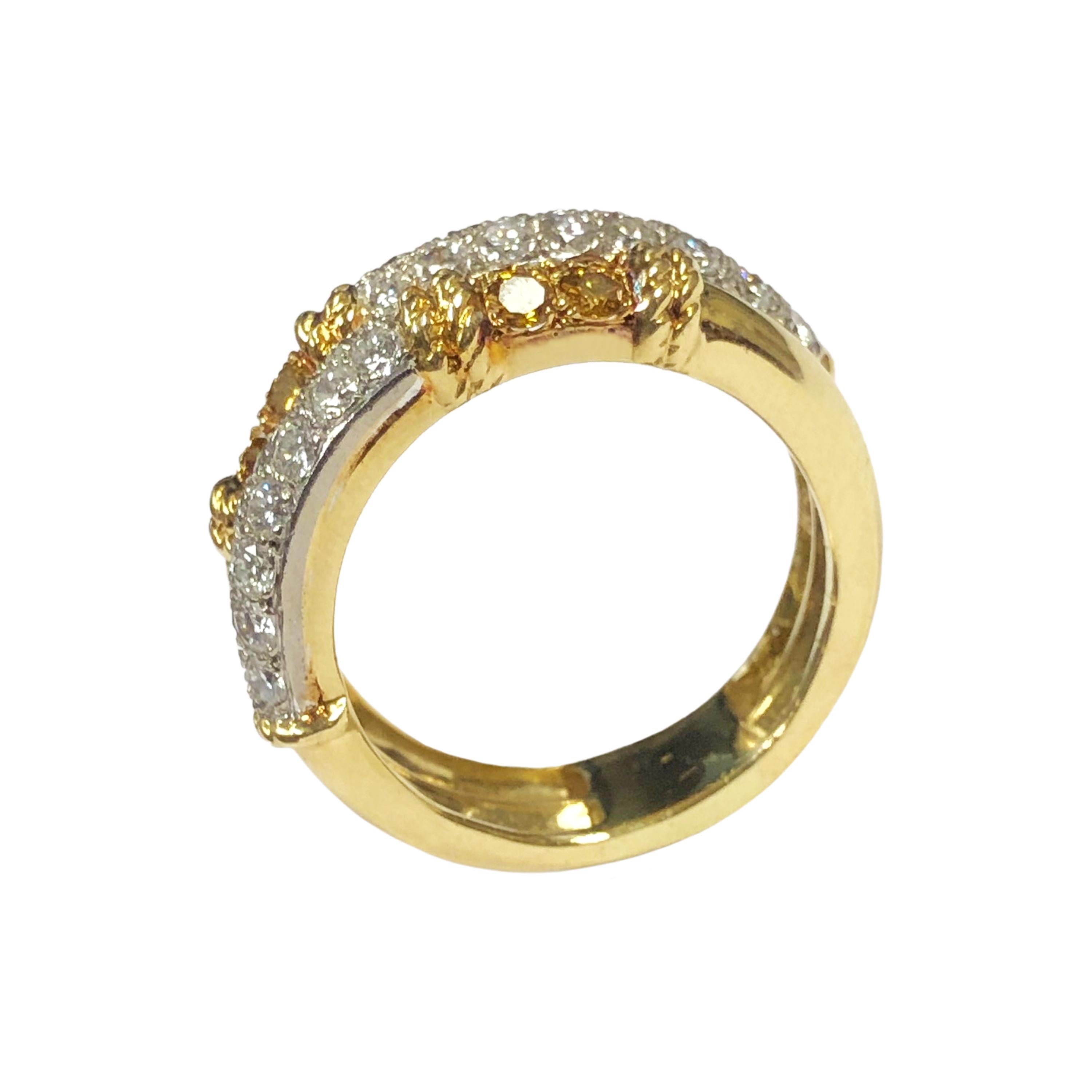 Anillo Kutchinsky London de oro amarillo con diamantes blancos y de color fantasía en Excelente estado para la venta en Chicago, IL