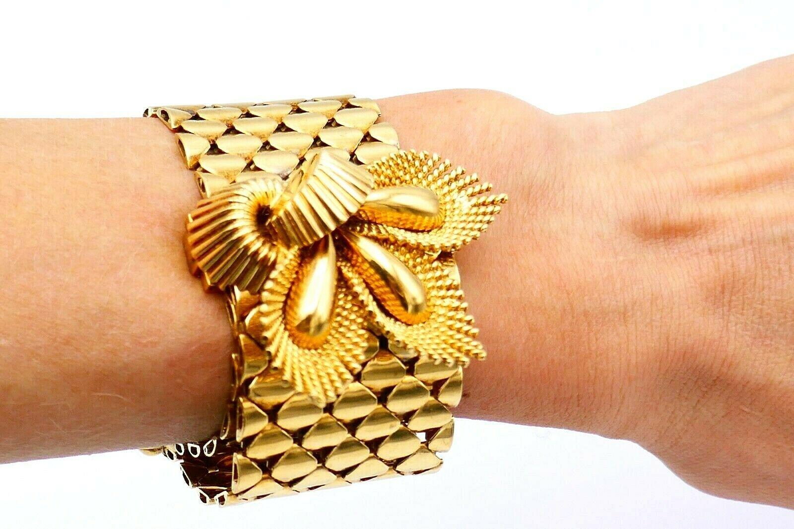 Kutchinsky Retro Yellow Gold Buckle Bracelet In Excellent Condition For Sale In Beverly Hills, CA