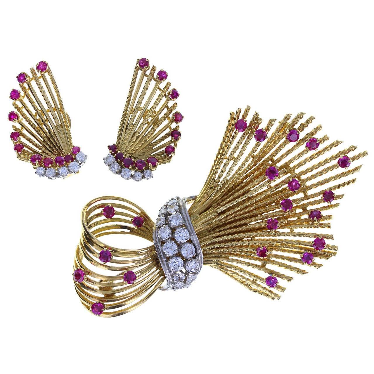 Round Cut Kutchinsky Ruby Diamond Gold Spray Brooch and Earrings For Sale