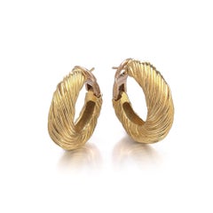 Boucles d'oreilles texturées en or jaune 18 ct Vintage Kutchinsky, Londres 1970