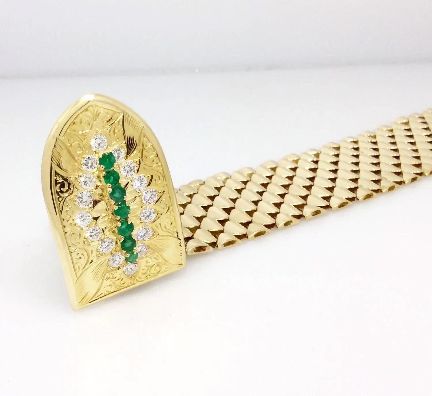 Round Cut Kutchinsky Wide Emerald Diamond Gold Buckle Bracelet in 18k Yellow Gold For Sale