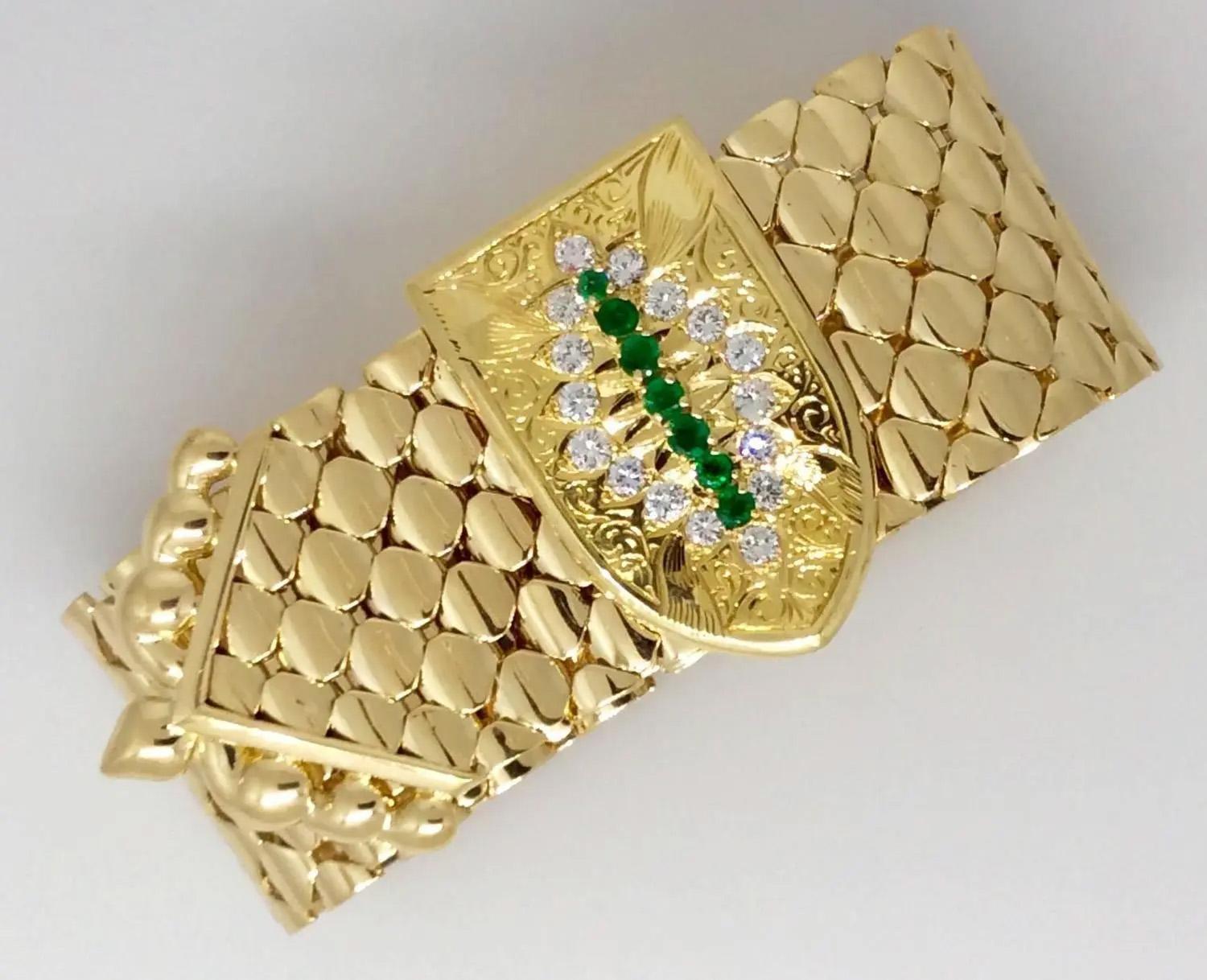 Kutchinsky Wide Emerald Diamond Gold Buckle Bracelet in 18k Yellow Gold In Excellent Condition For Sale In La Jolla, CA