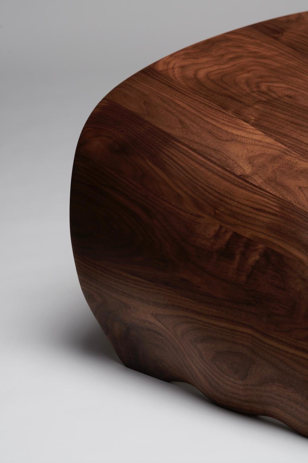 Kutitji Stuhl / Shield Stuhl von Trent Jansen im Angebot 1