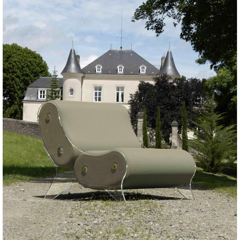 Kuumo Sessel von MW Designer Furniture
Abmessungen: B 90 x T 87,5 x H 96,6 cm
MATERIALIEN: Acrylglas-Strukturen, Schaumstoffkissen und 1460 mm, Spiegel-Edelstahlrohre.
Gewicht: 34 kg.


Mit der Linie MW by MOJOW wollte Olivier SANTINI (Designer)