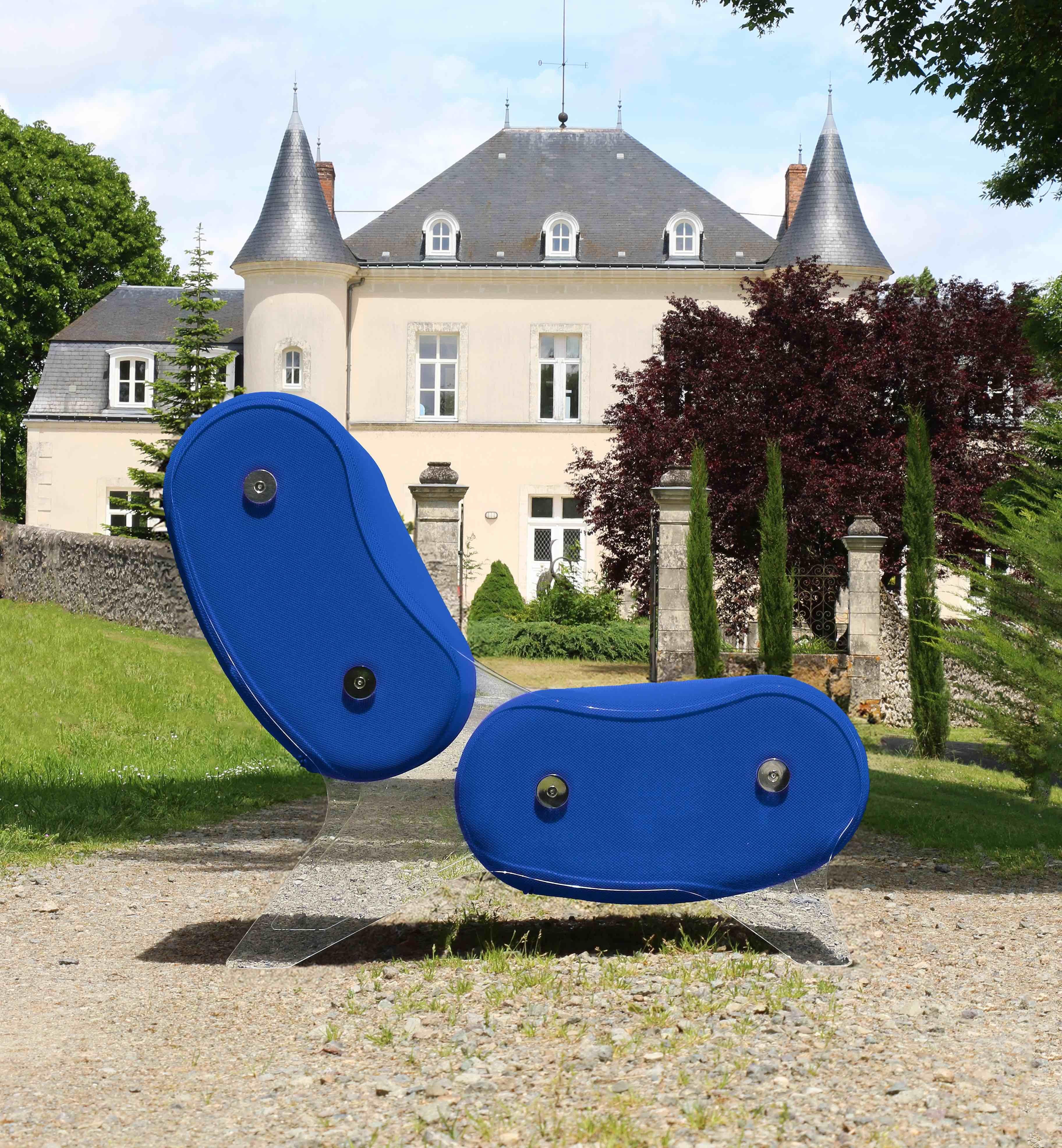 La poltrona KUUMO incarna una visione scultorea dell'arredamento contemporaneo, combinando un design audace e un comfort assoluto. Progettato da Olivier Santini, vincitore del Paris Design Awards e del DNA Design Awards, ridefinisce l'eleganza
