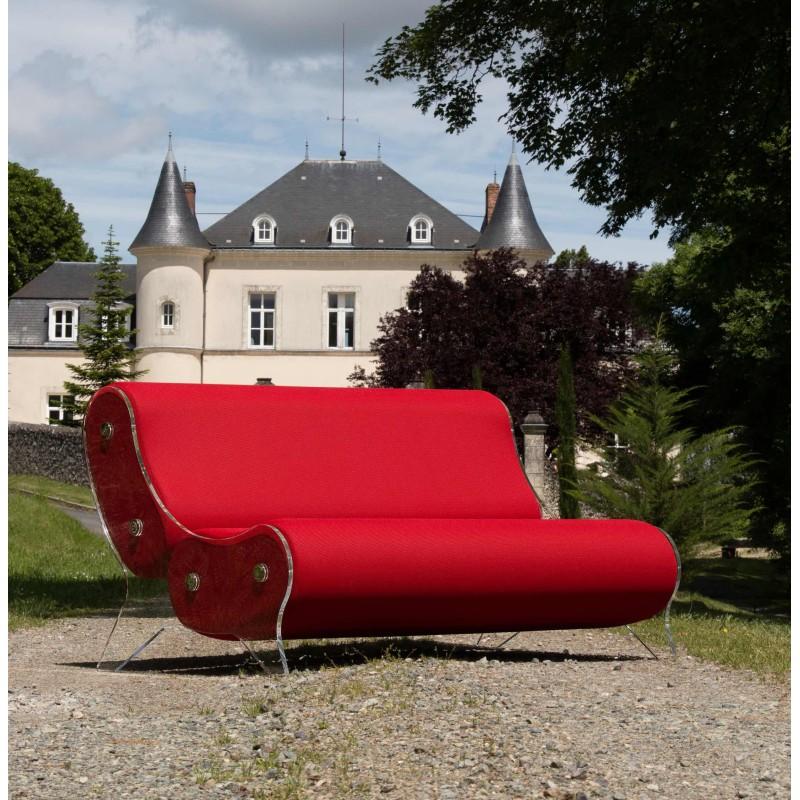 Canapé Kuumo de MW Designer Furniture
Dimensions : L 150 x P 87,5 x H 96,6 cm
MATERIAL : Structures en verre acrylique, coussins en mousse et 1460 mm, tubes en acier inoxydable miroir.
Poids : 42 Kg.


Avec la ligne MW by MOJOW, Olivier SANTINI