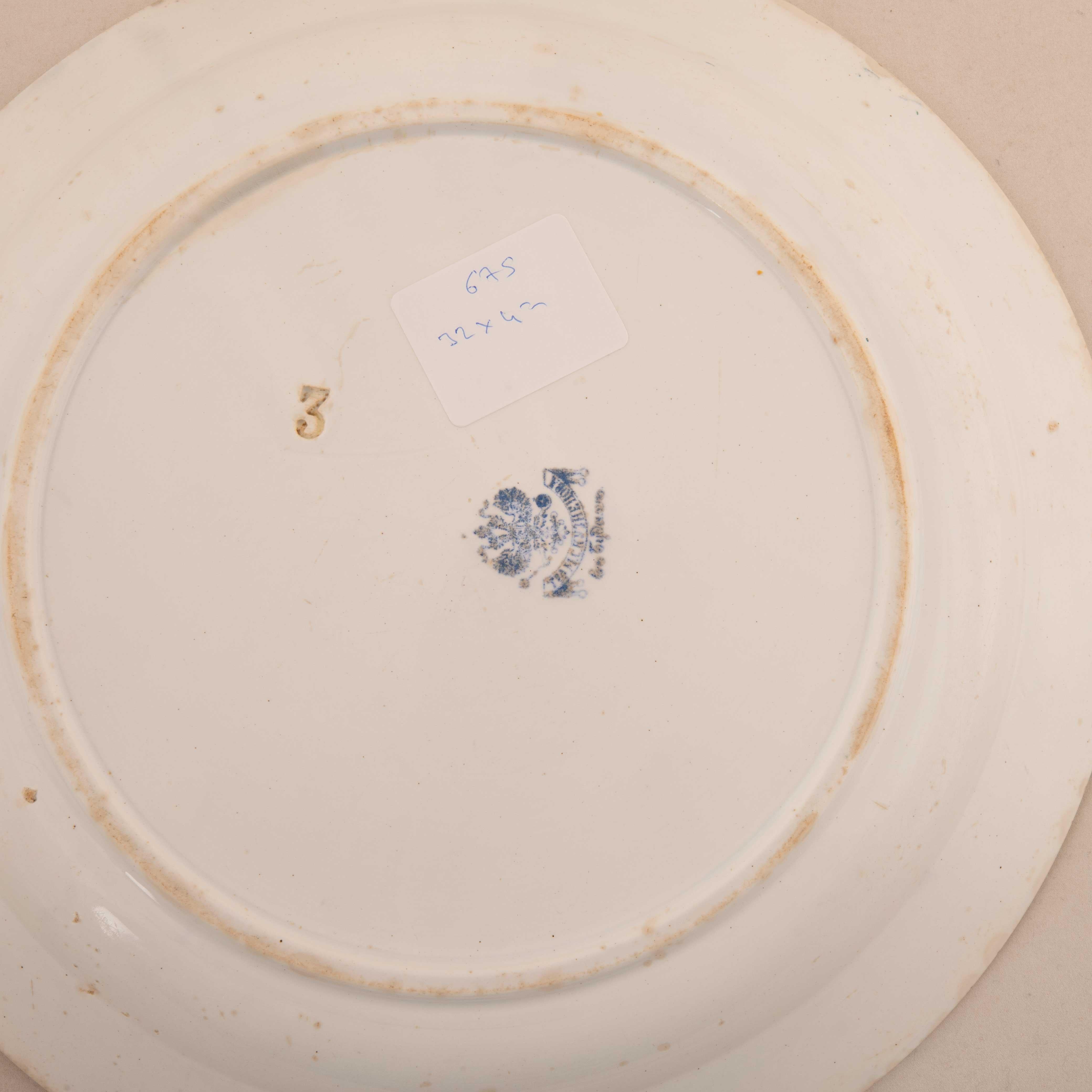 Kuznetsov Ceramic Plate, Rare Design, Russia, Early 20th Century In Good Condition For Sale In Istanbul, TR
