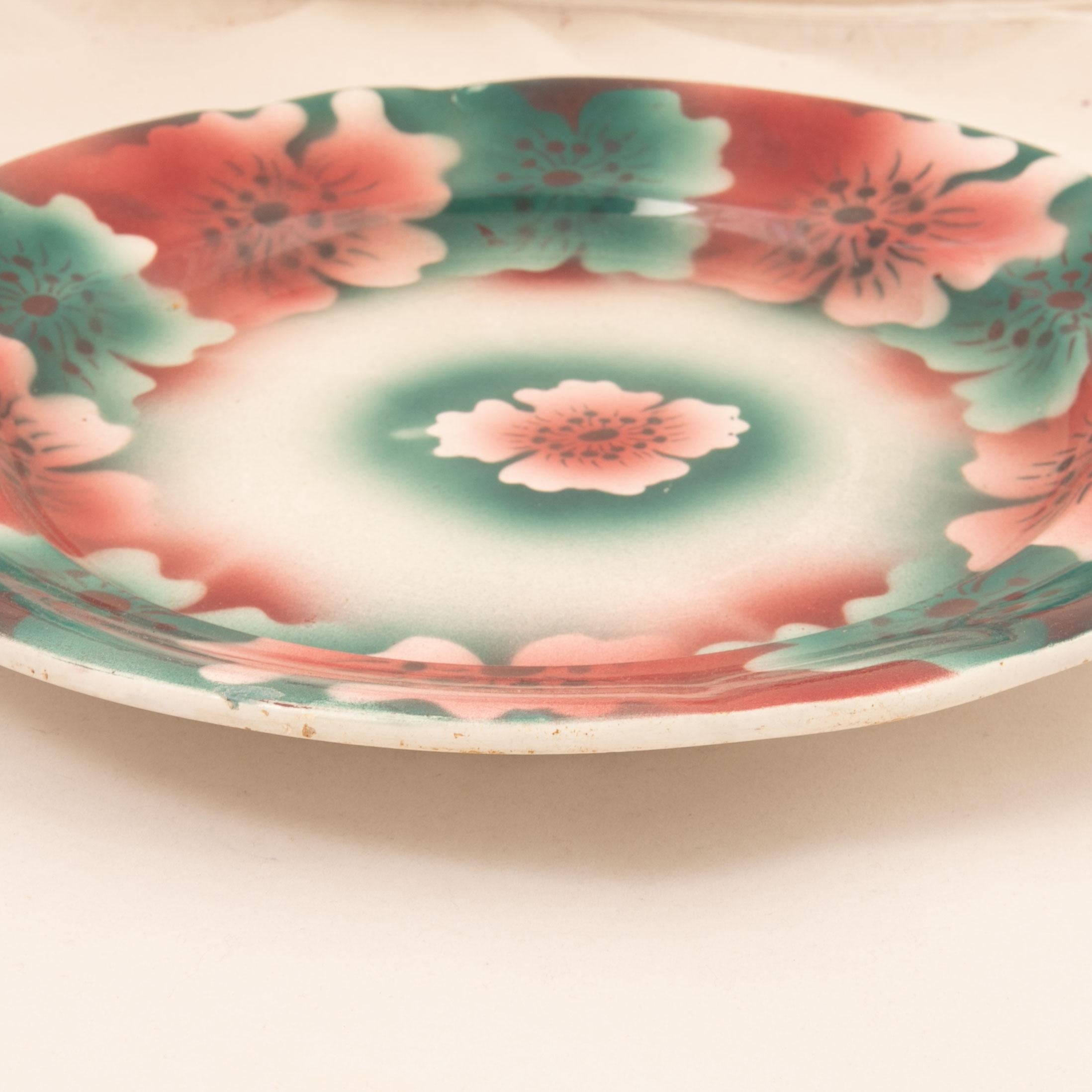 Hand-Painted Kuznetsov Ceramic Plate, Russia, Early 20th Century