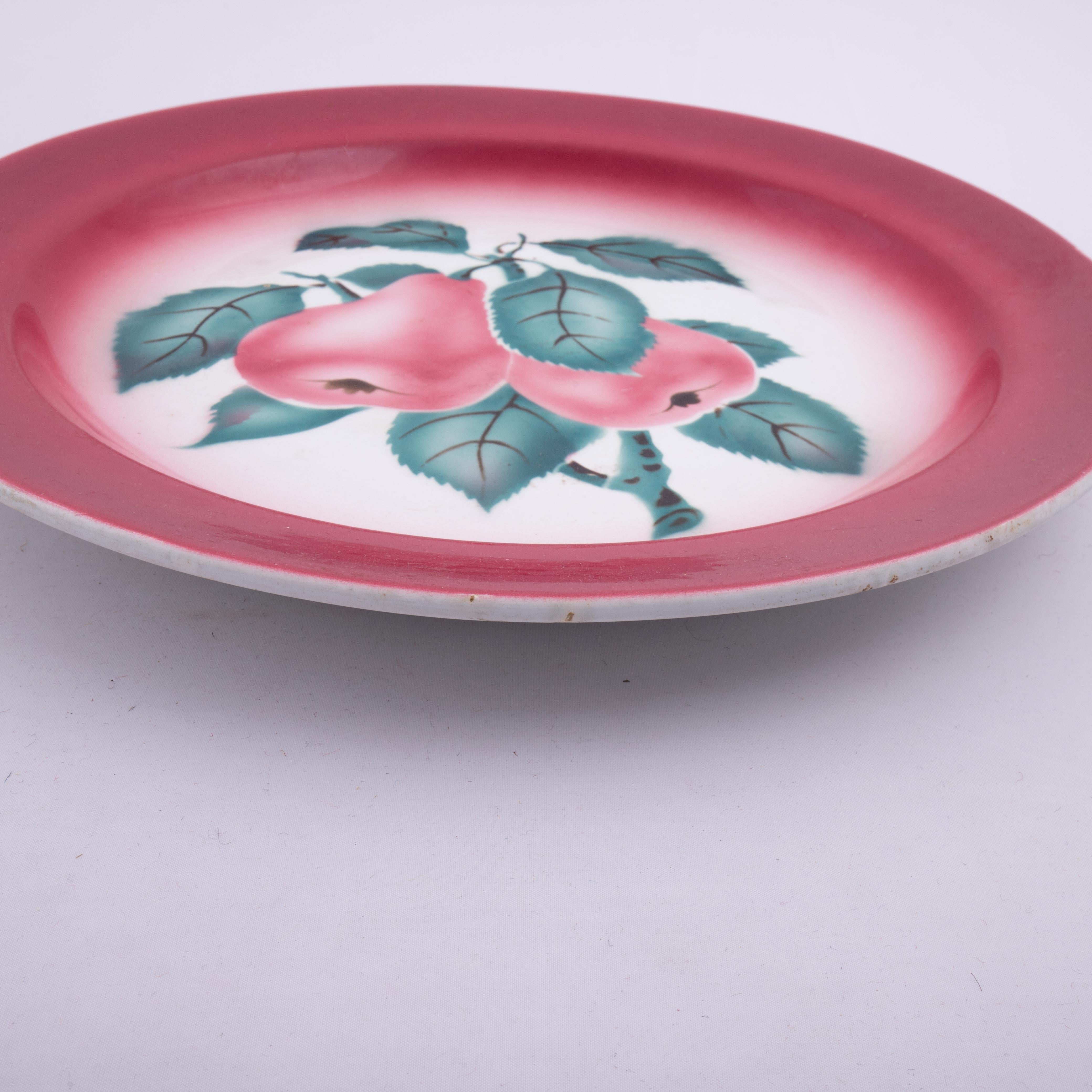 Dipinto a mano Piatto in ceramica Kuznetsov, Russia, inizio XX secolo in vendita