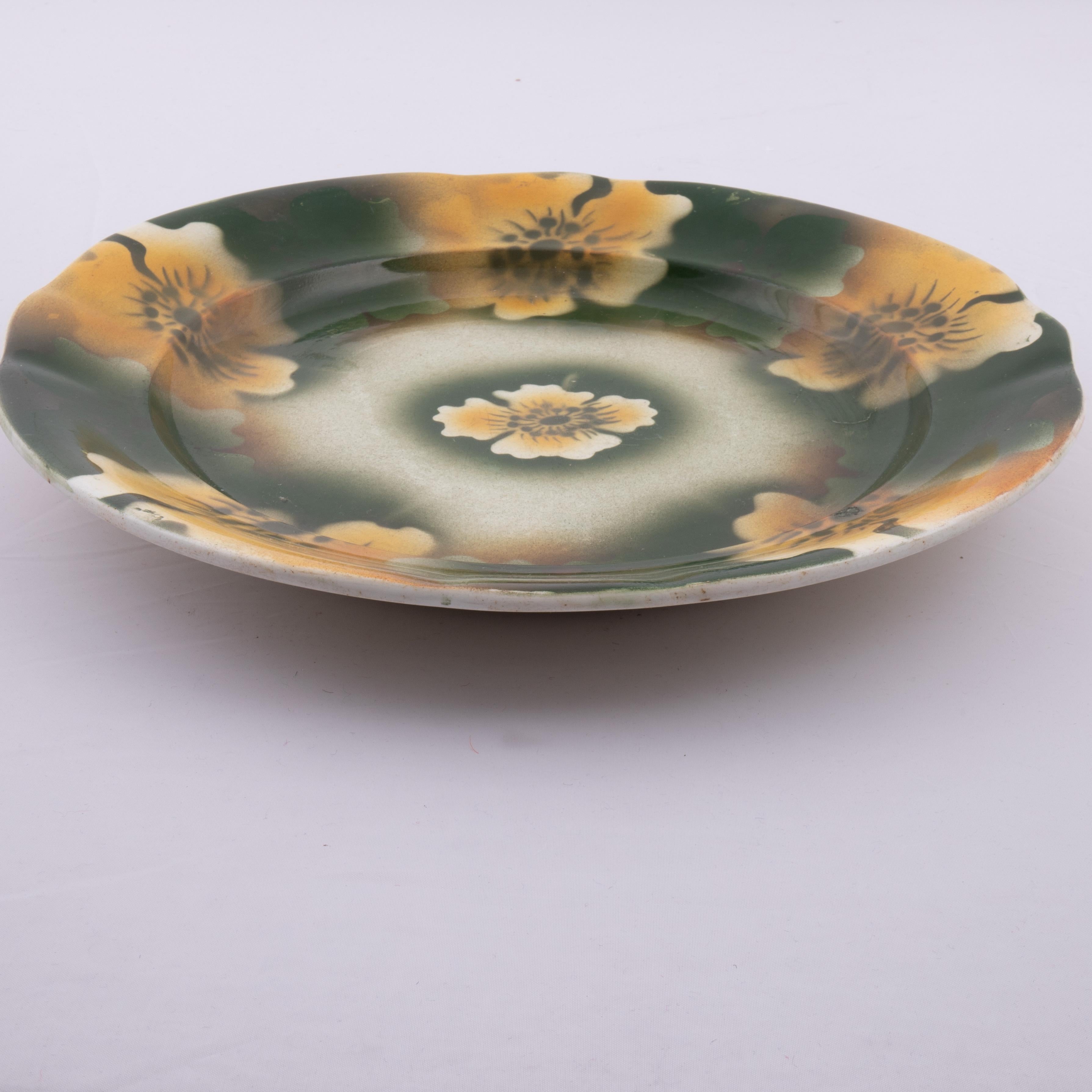 Ceramica Piatto in ceramica Kuznetsov, Russia, inizio XX secolo in vendita