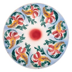 Assiette en céramique de Kuznetsov, Russie, début du XXe siècle