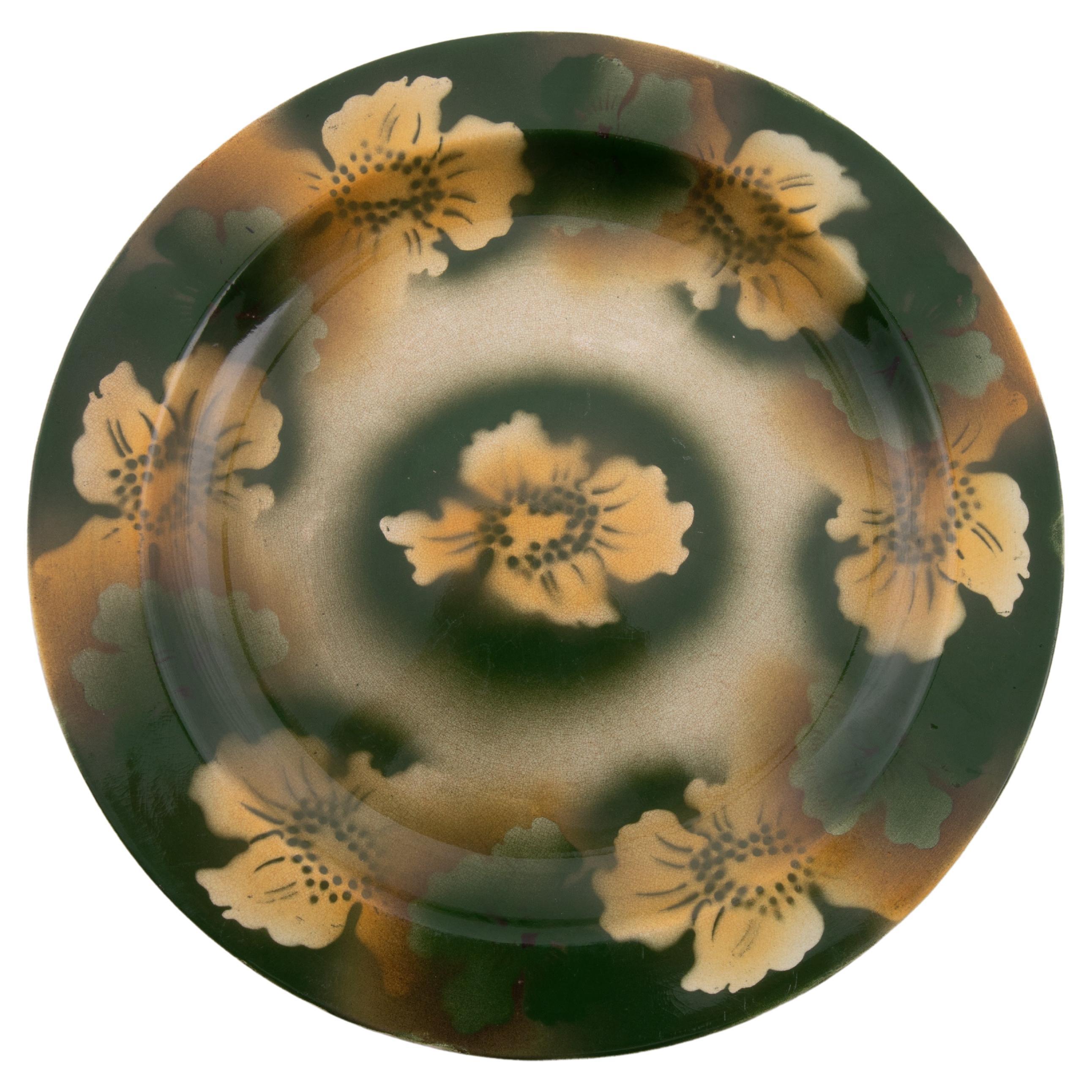 Kuznetsov Ceramic Plate, Russia, Early 20th Century