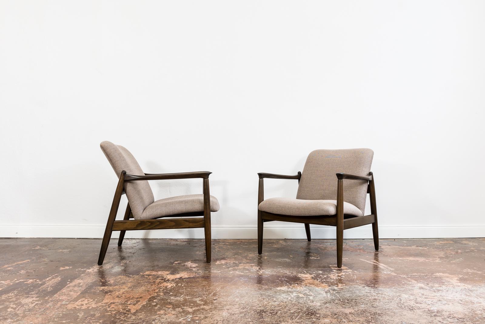 Mid-Century Modern  Customizable Pair of Armchairs GFM64 by Edmund Homa in Kvadrat, 1960s For Sale