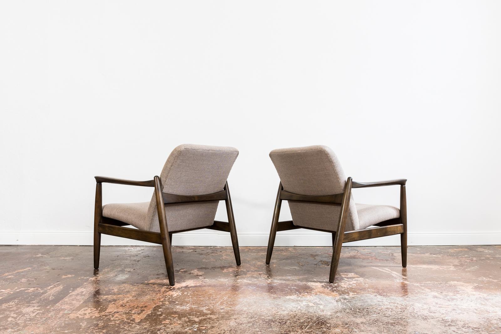 Fabric  Customizable Pair of Armchairs GFM64 by Edmund Homa in Kvadrat, 1960s For Sale