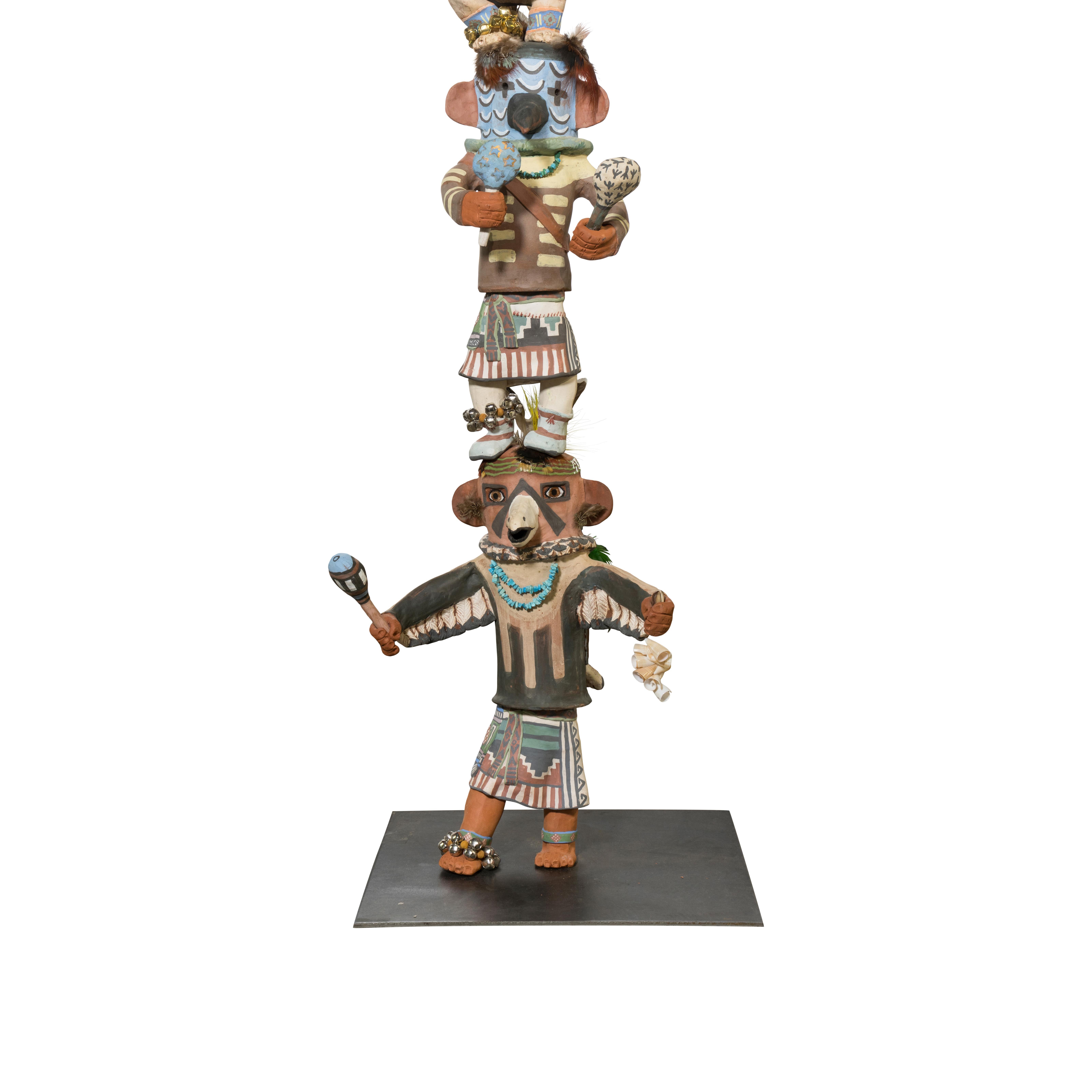 Kwahu Adler Kachina Terrakotta-Totem 78 Zoll hoch (Indigene Kunst (Nord-/Südamerika)) im Angebot