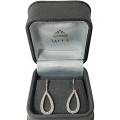 Kwiat Pendientes gota de lágrima de oro blanco de 18 quilates y diamantes #17246