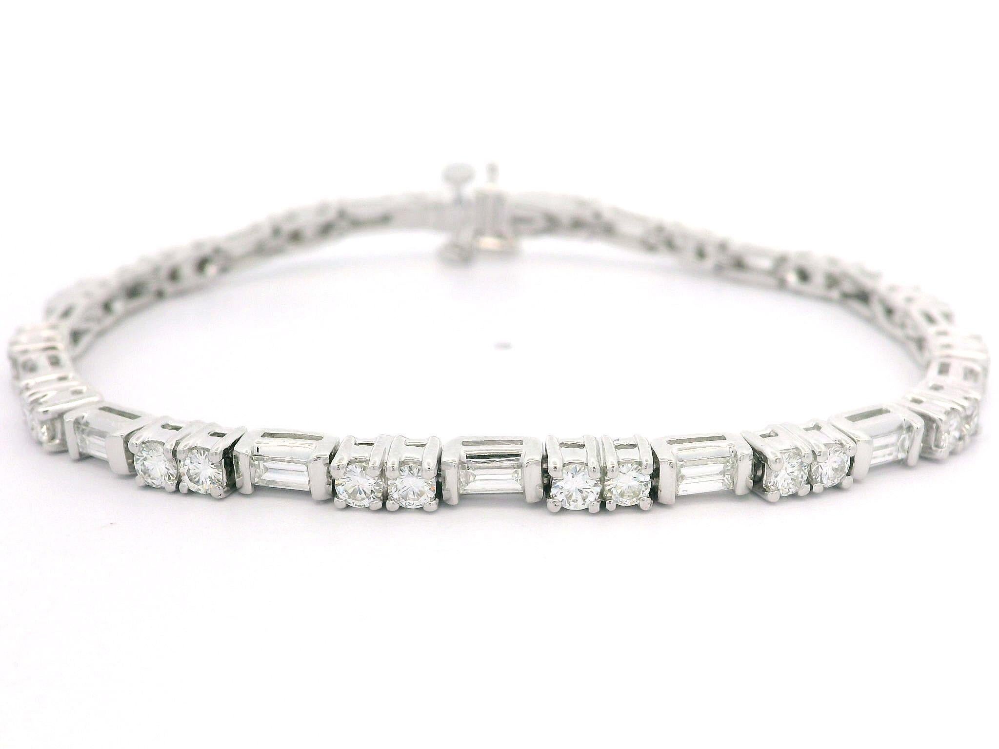 Bracelet tennis Kwiat en or blanc 18 carats avec diamants baguettes et ronds de 3,25 carats en vente 3