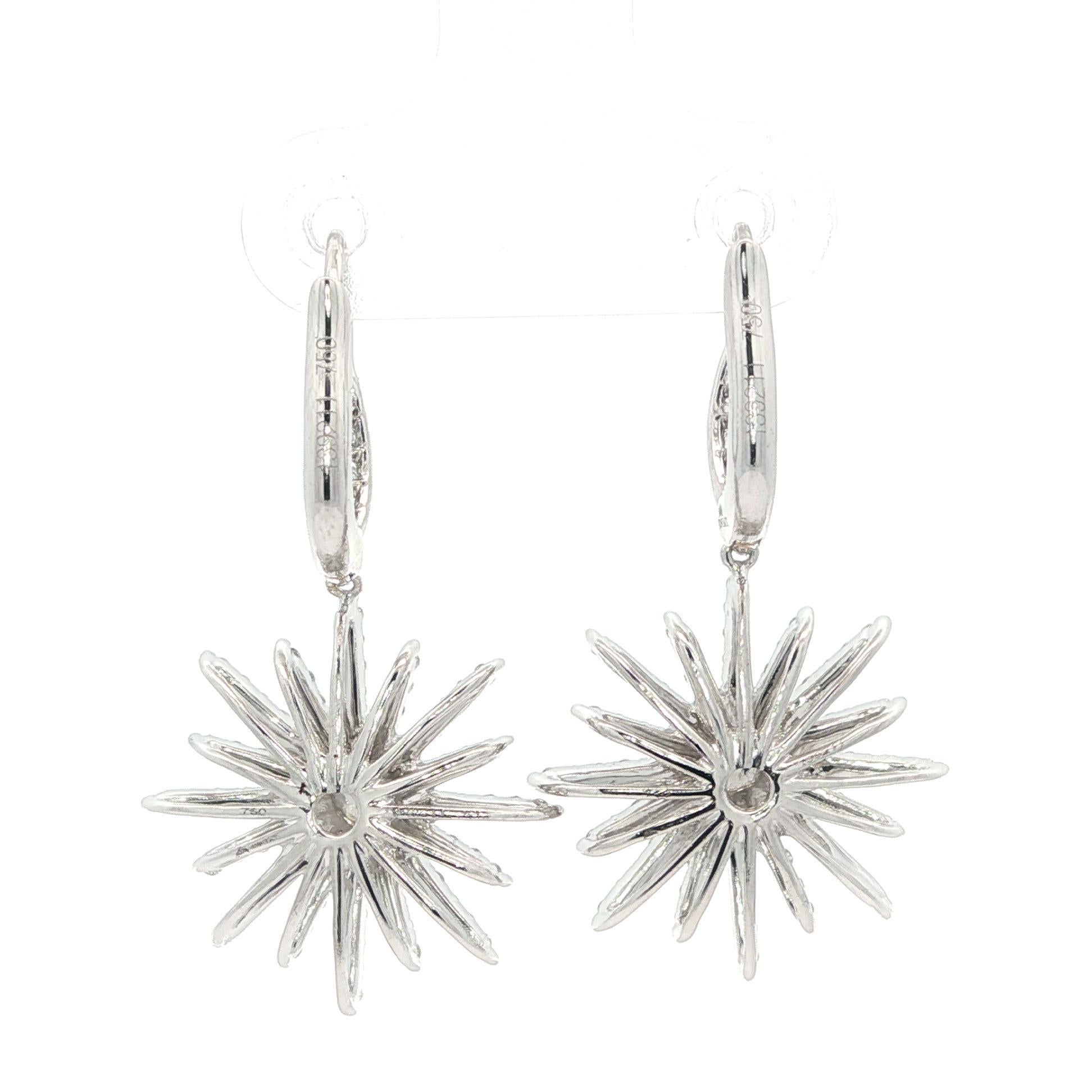 Kwiat, orecchini a goccia con diamanti in oro bianco 18 carati, a forma di stella, con apertura a raggiera in vendita 6