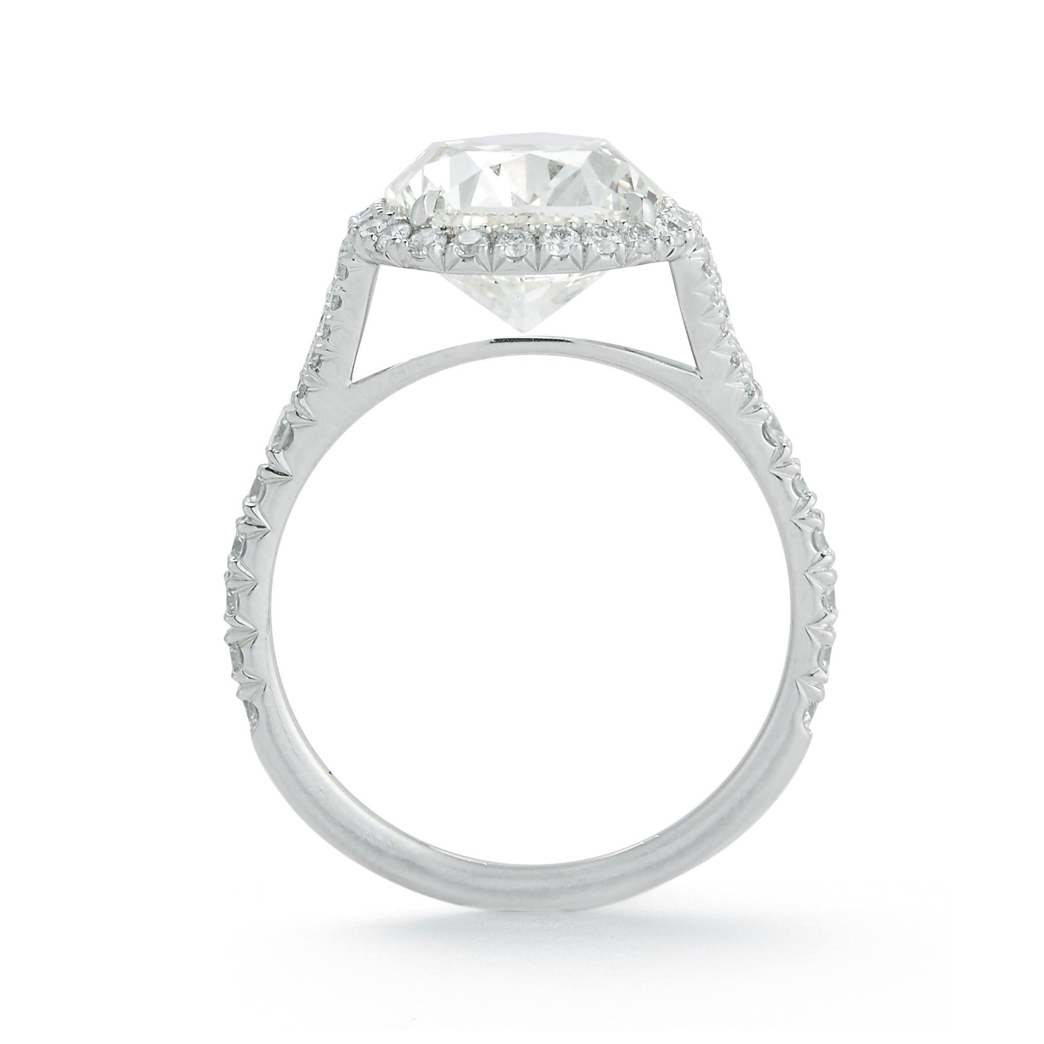  Kwiat 4.51 carat Cushion-Cut Diamond Ring In New Condition For Sale In New York, NY