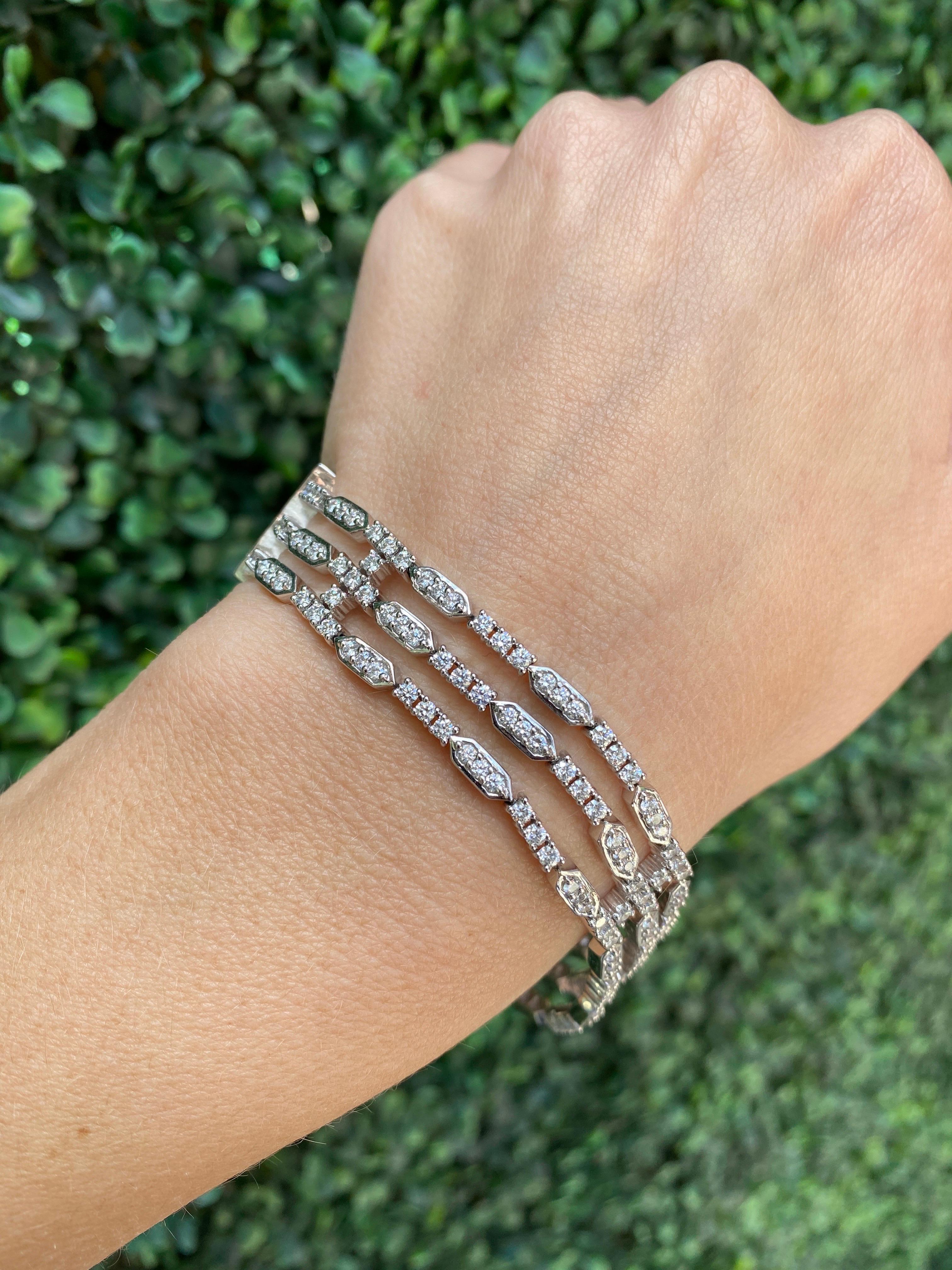Taille ronde Bracelet à trois maillons Kwiat avec diamants ronds d'un poids total de 4,92 carats en vente