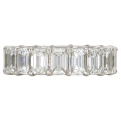 Bague d'éternité Kwiat de 5,65 carats de diamants taille émeraude