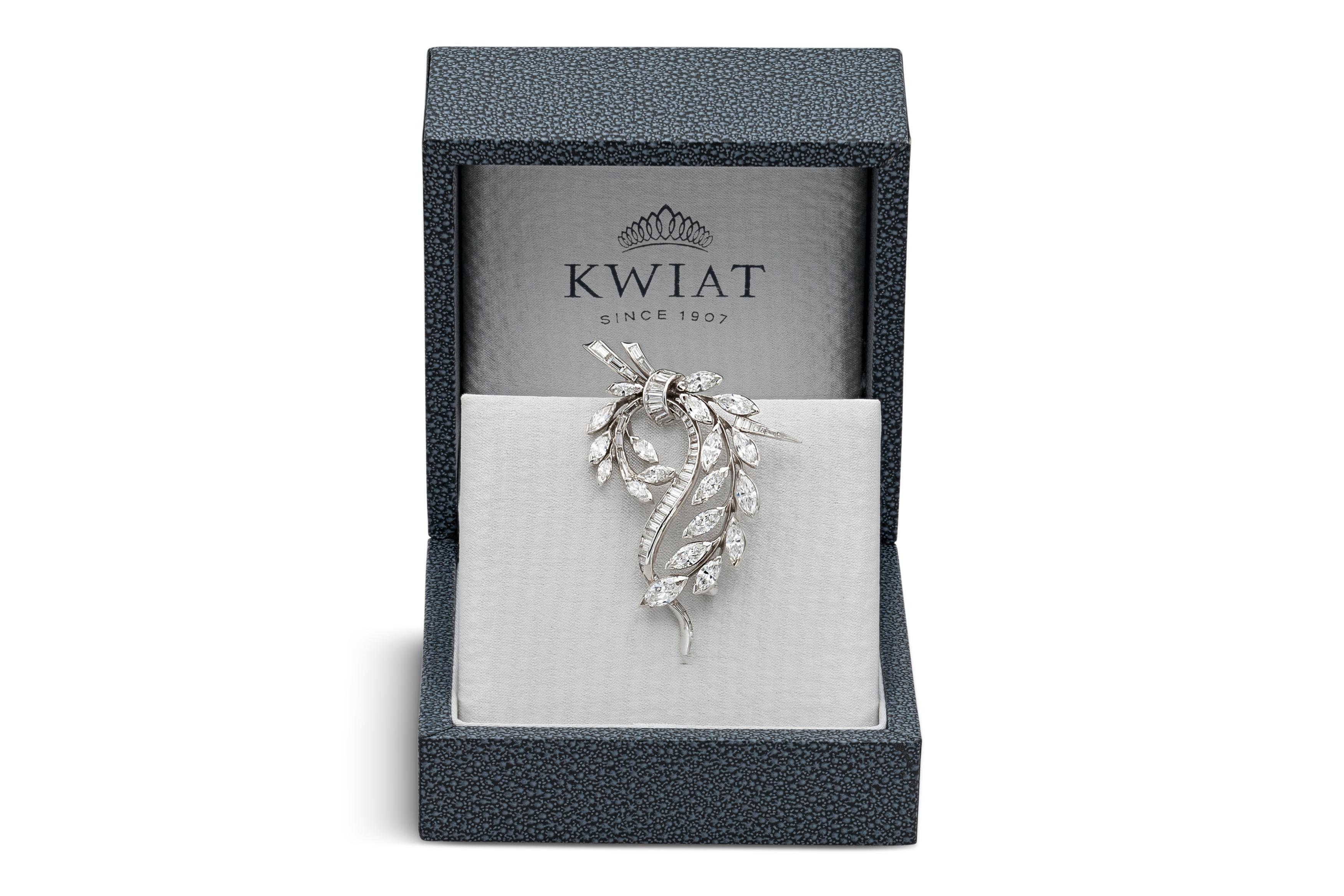 Kwiat 7.00 Carat Diamond Brooch In Good Condition For Sale In New York, NY