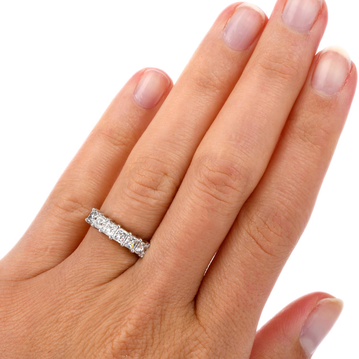Kwiat Diamond Platinum 6-Stone Princess Cut Wedding Band Ring In Excellent Condition In Miami, FL