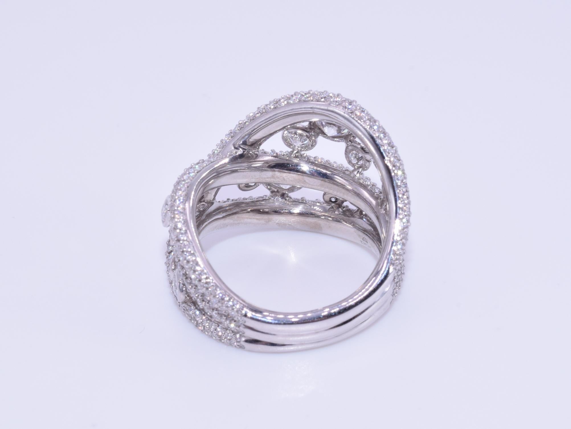 Contemporary Kwiat Diamond Ring from the Entwine Collection in 18 Karat White Gold For Sale