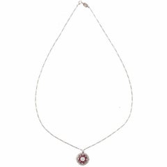 Kwiat Diamant-Rubin-Halskette mit floralem Anhänger