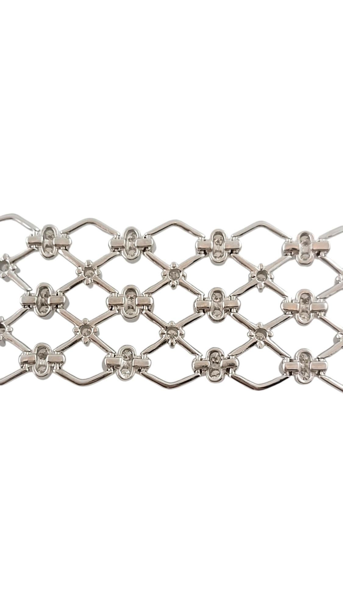 Kwiat Jasmine 18 Karat White Gold Diamond Lattice Bracelet #17916 In Good Condition In Washington Depot, CT