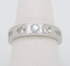 Anillo apilable de diamantes multiforme Kwiat