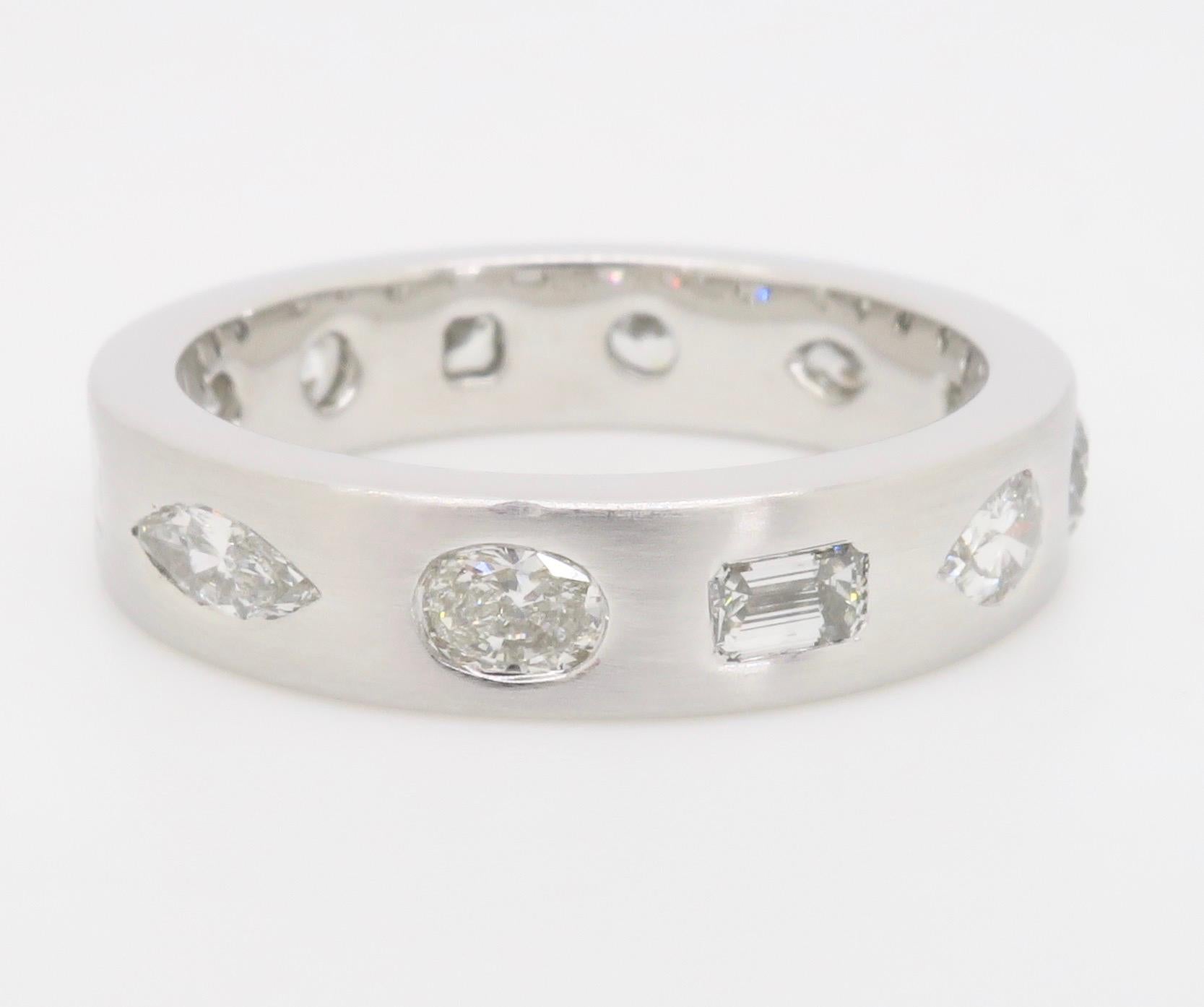 Kwiat Multi-Shaped Diamond Stackable Ring For Sale 2