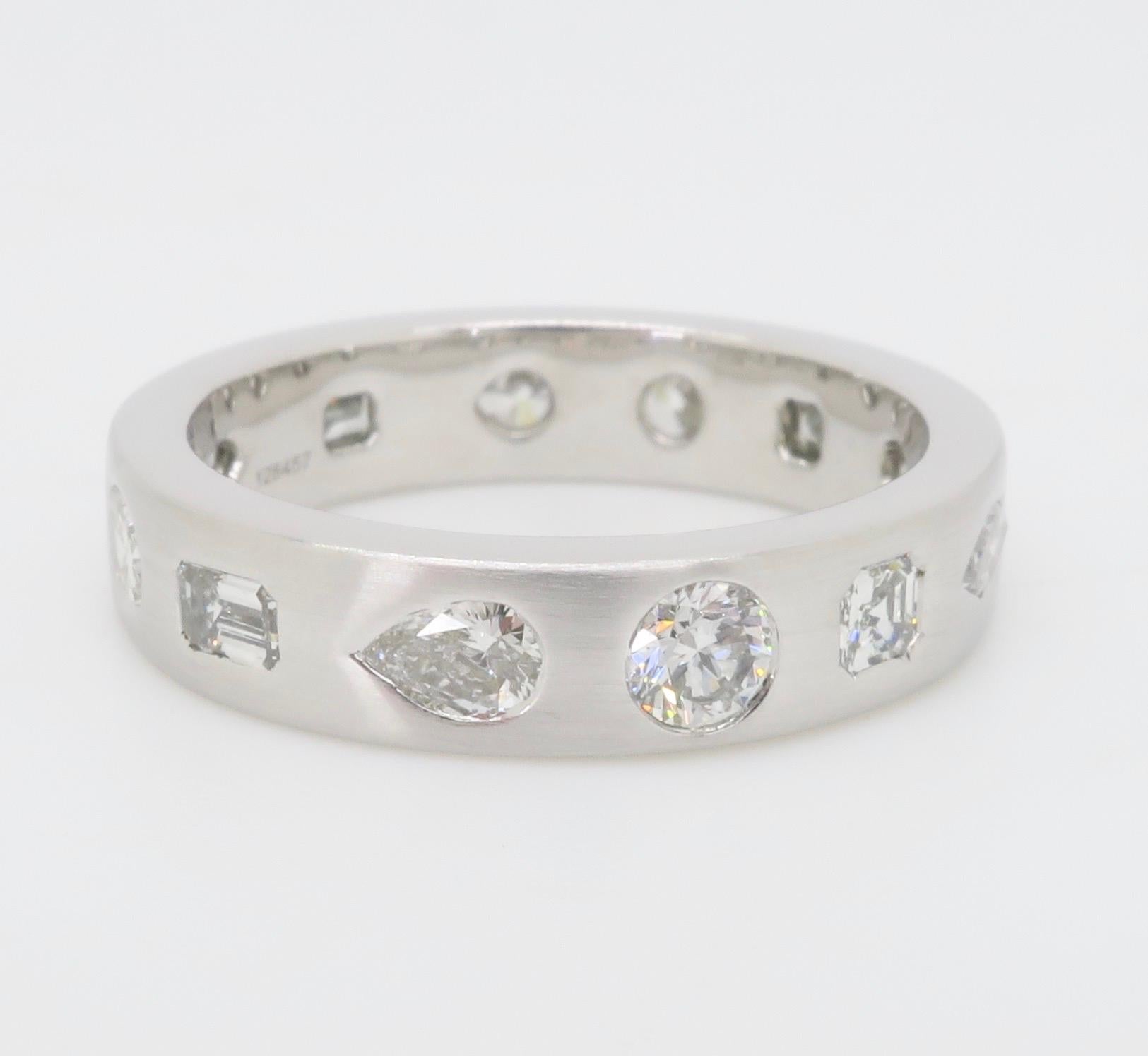 Kwiat Multi-Shaped Diamond Stackable Ring For Sale 3