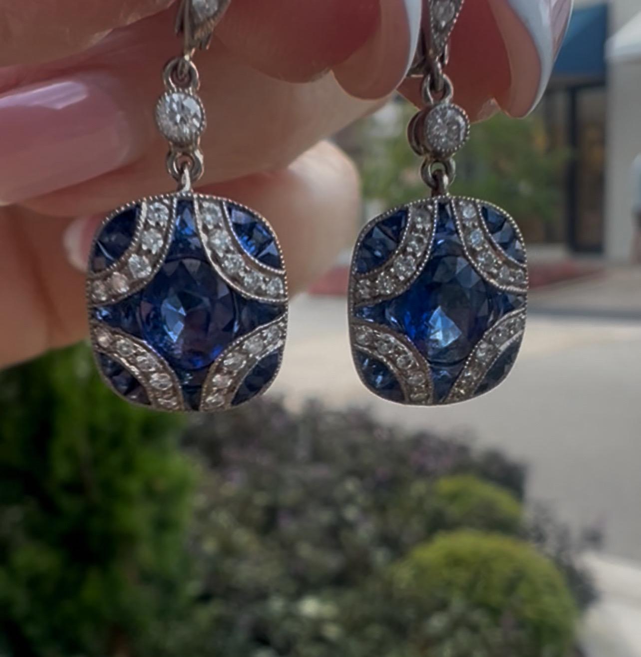 Pendientes Kwiat Zafiro Diamante Argyle Gota Pequeña en Excelente estado para la venta en Palm Beach, FL